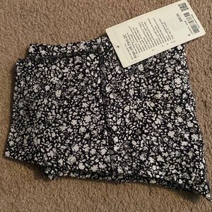 LULULEMON align HR pants 25”. Never worn